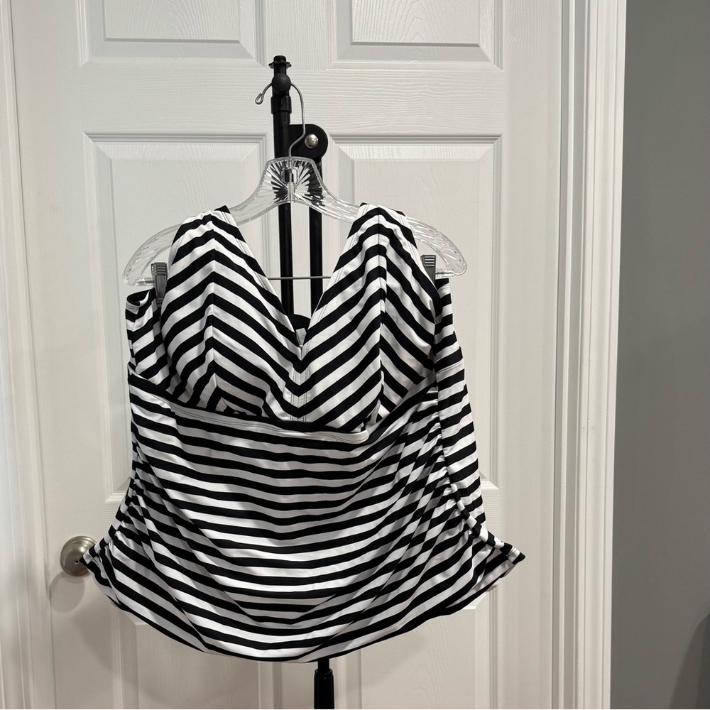 Black and White Swim Top